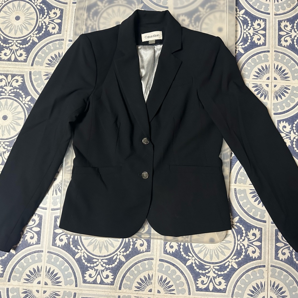 CALVIN KLEIN Women’s Blazer. Size 6. Navy.